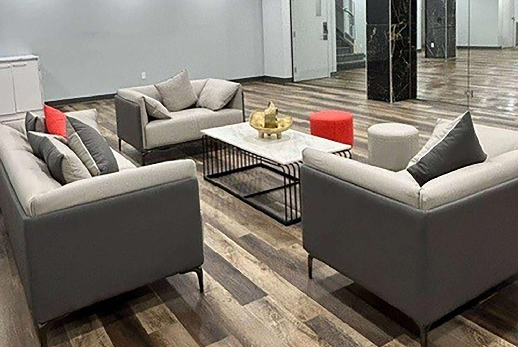 Ramada By Wyndham West Edmonton Hotel & Suites Esterno foto