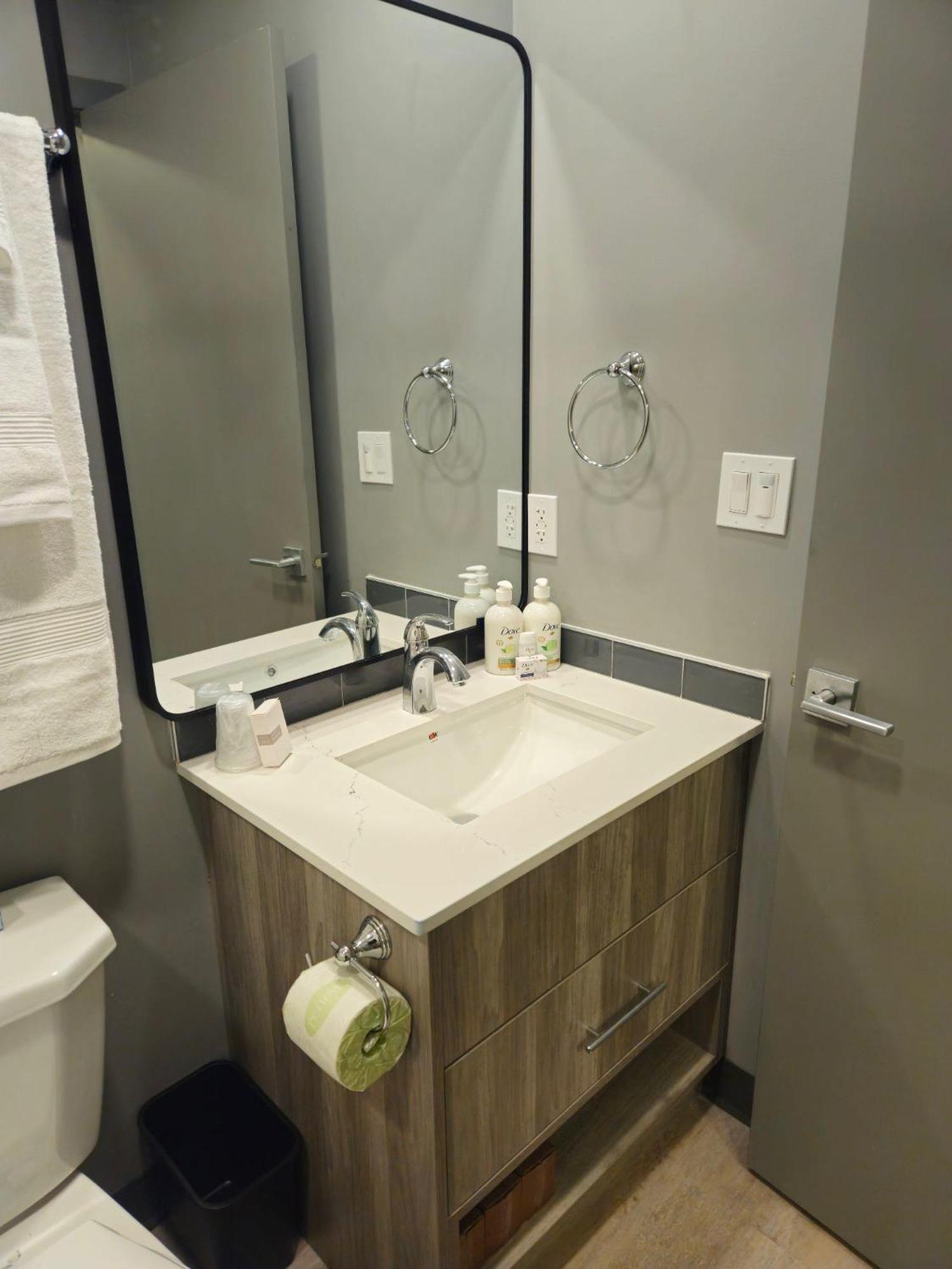 Ramada By Wyndham West Edmonton Hotel & Suites Esterno foto
