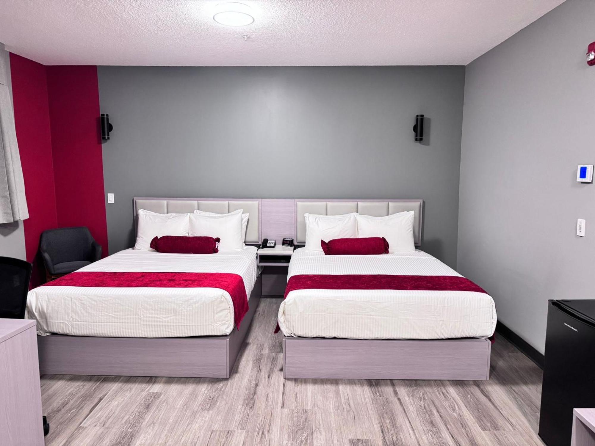 Ramada By Wyndham West Edmonton Hotel & Suites Esterno foto