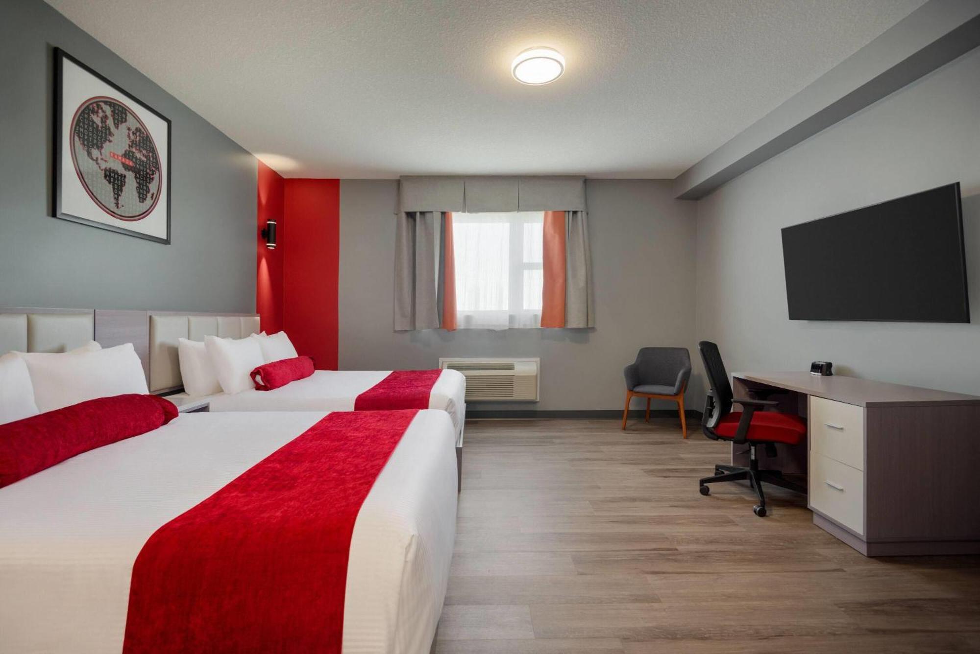 Ramada By Wyndham West Edmonton Hotel & Suites Esterno foto