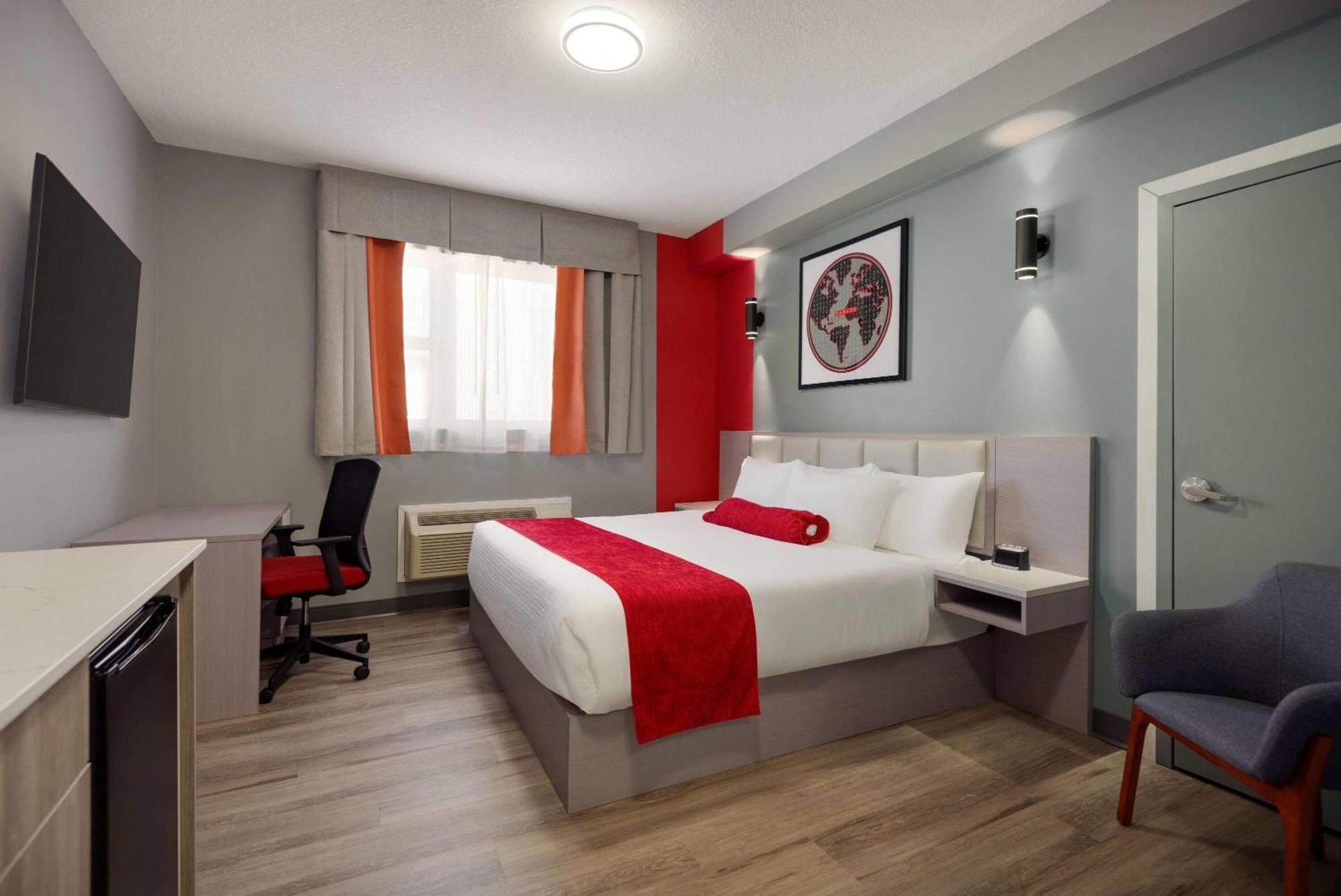 Ramada By Wyndham West Edmonton Hotel & Suites Esterno foto
